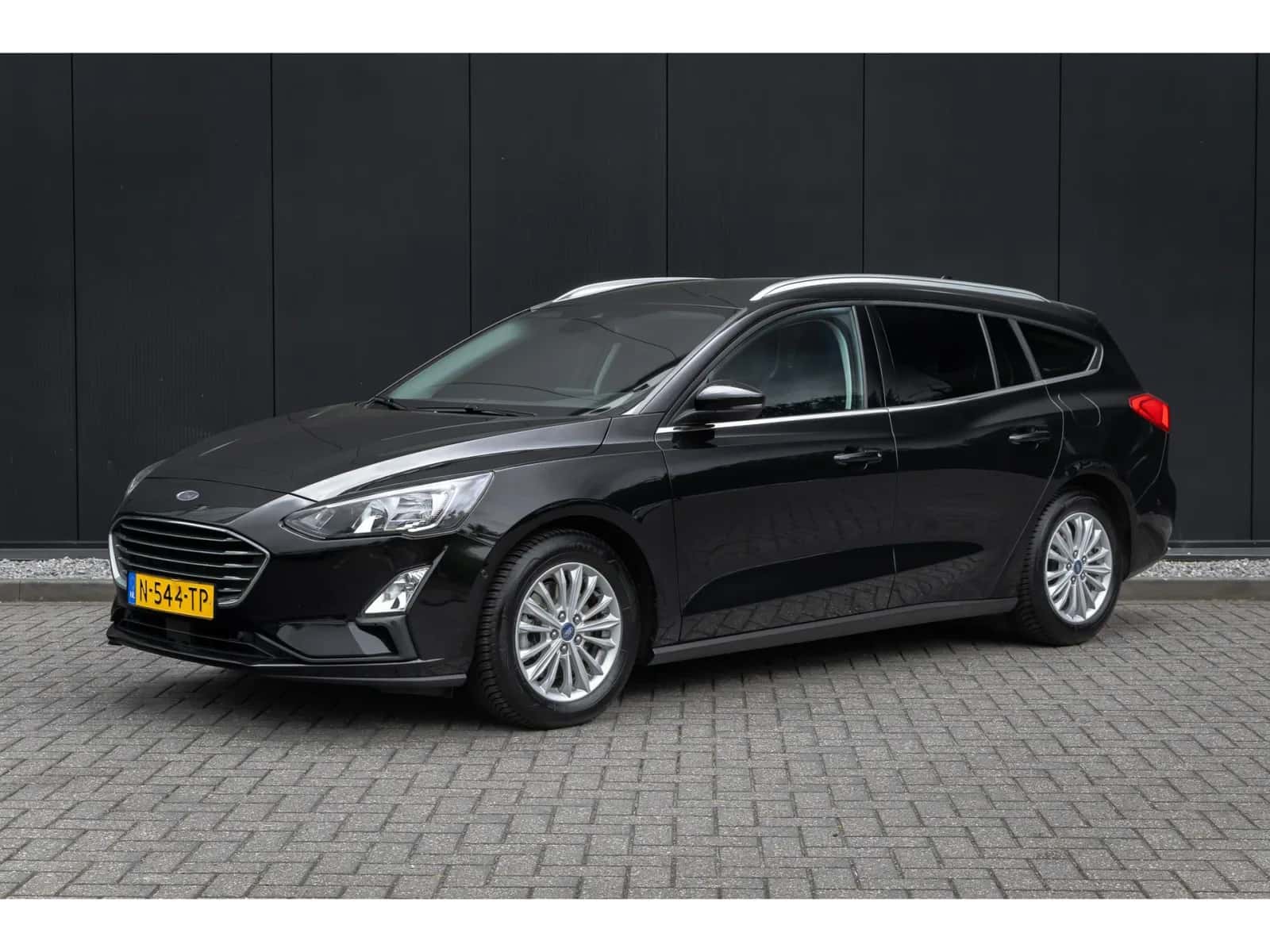 Ford Focus (2022) — foto 1