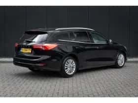 Ford Focus (2022) thumbnail 2