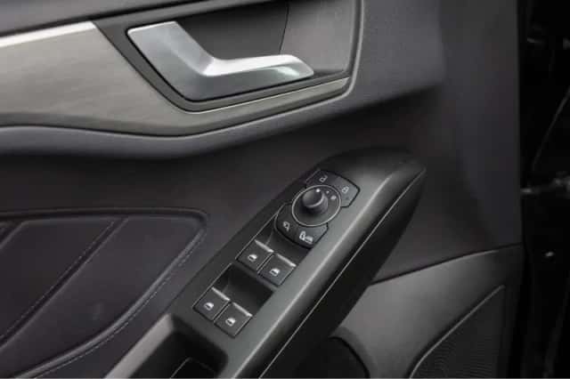 Ford Focus (2022) thumbnail 27