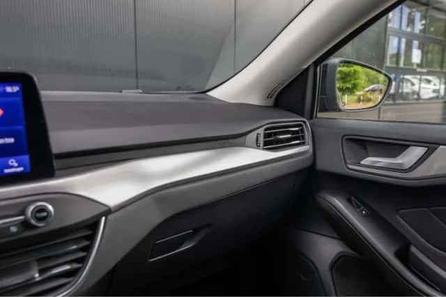 Ford Focus (2022) thumbnail 31