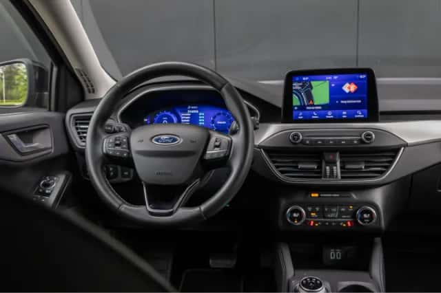 Ford Focus (2022) thumbnail 32