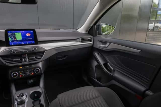 Ford Focus (2022) thumbnail 34