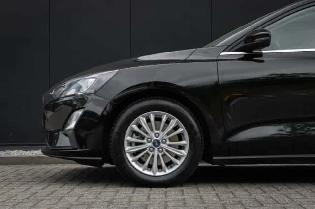 Ford Focus (2022) thumbnail 38