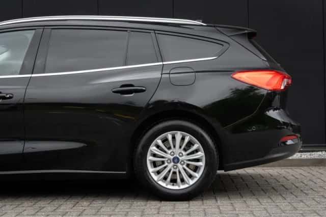 Ford Focus (2022) thumbnail 39