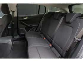Ford Focus (2022) thumbnail 7