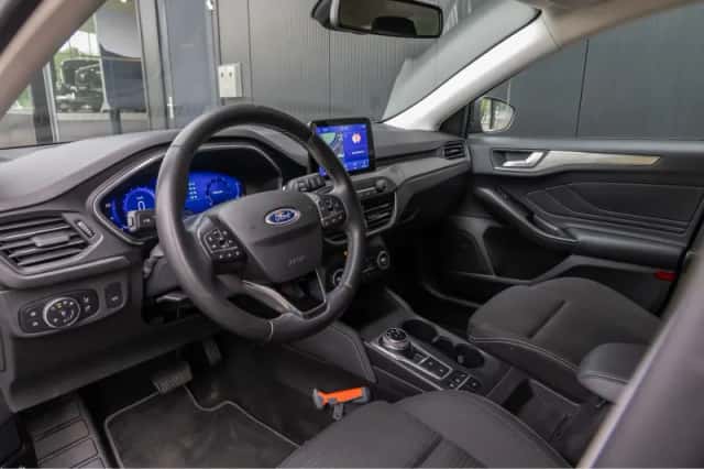 Ford Focus (2022) thumbnail 9