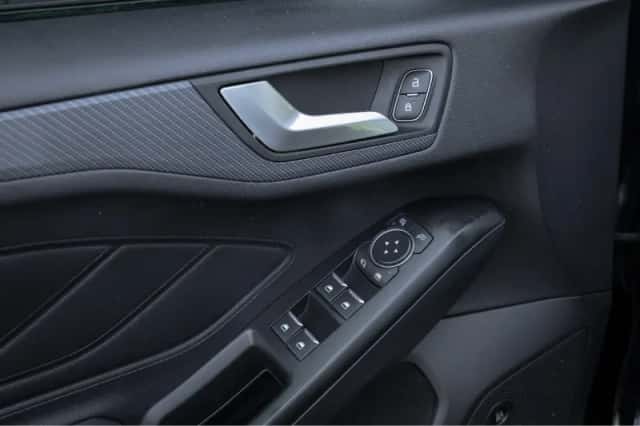 Ford Focus (2018) thumbnail 33