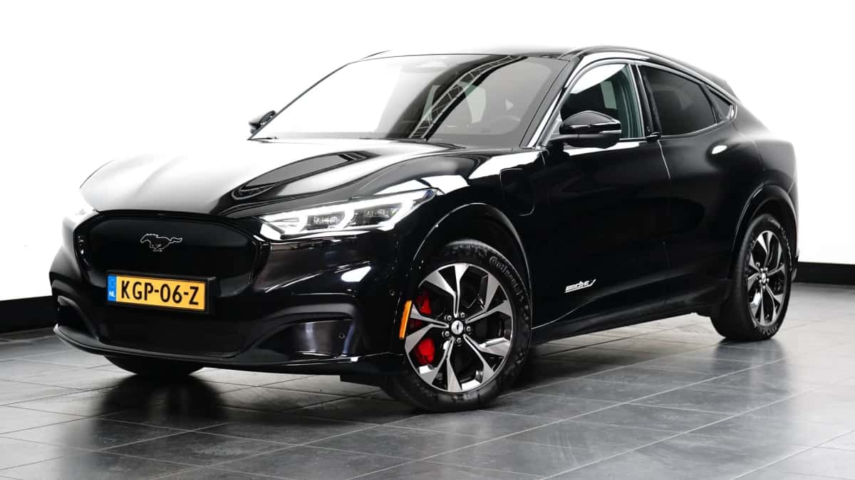 Ford Mustang Mach-E (2024) — foto 1