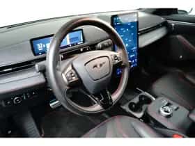 Ford Mustang Mach-E (2024) thumbnail 5