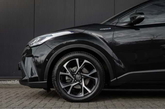 Toyota C-HR (2021) thumbnail 13