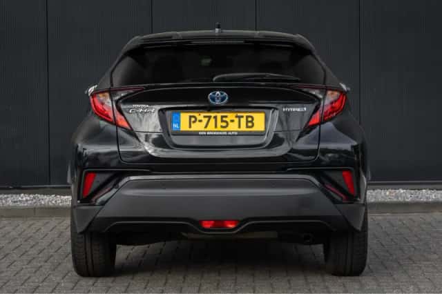 Toyota C-HR (2021) thumbnail 15