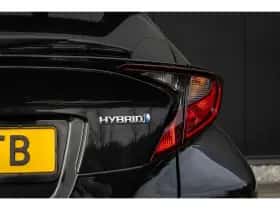 Toyota C-HR (2021) thumbnail 16