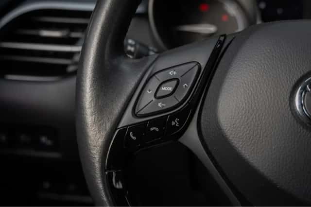 Toyota C-HR (2021) thumbnail 17