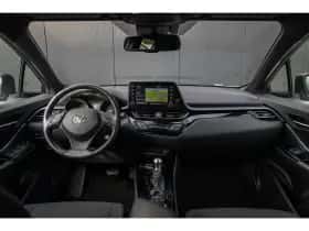 Toyota C-HR (2021) thumbnail 3