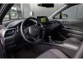 Toyota C-HR (2021) thumbnail 4