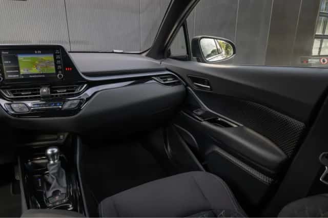 Toyota C-HR (2021) thumbnail 37