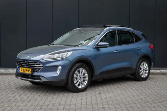 Ford Kuga (2023) thumbnail 1