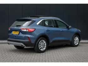 Ford Kuga (2023) thumbnail 2
