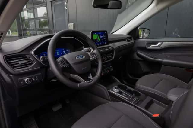 Ford Kuga (2023) thumbnail 13