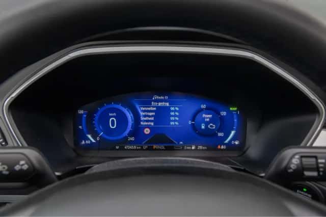 Ford Kuga (2023) thumbnail 14
