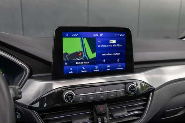 Ford Kuga (2023) thumbnail 16