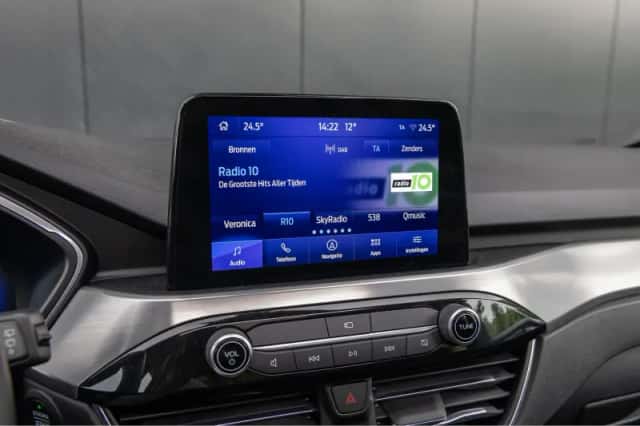Ford Kuga (2023) thumbnail 18