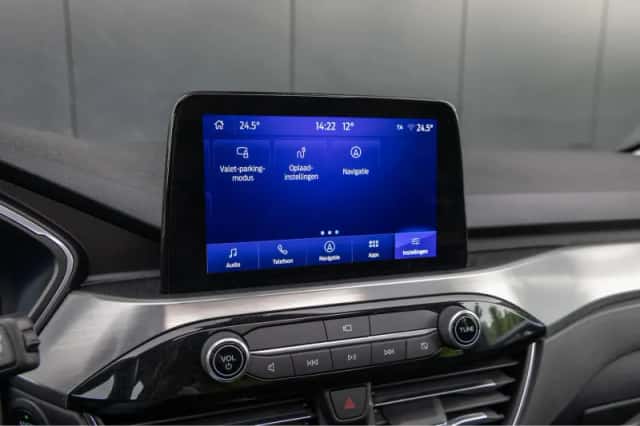 Ford Kuga (2023) thumbnail 23