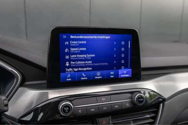 Ford Kuga (2023) thumbnail 24