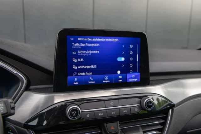 Ford Kuga (2023) thumbnail 25