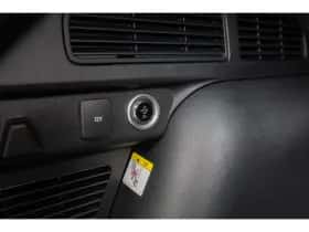 Ford Kuga (2023) thumbnail 4