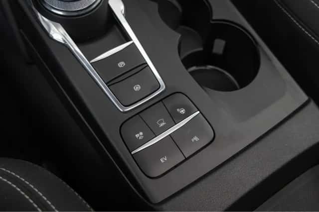 Ford Kuga (2023) thumbnail 34