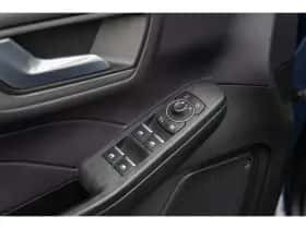 Ford Kuga (2023) thumbnail 38