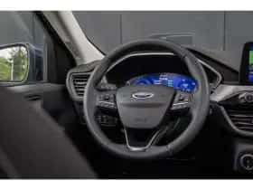 Ford Kuga (2023) thumbnail 39