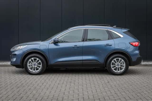 Ford Kuga (2023) thumbnail 5