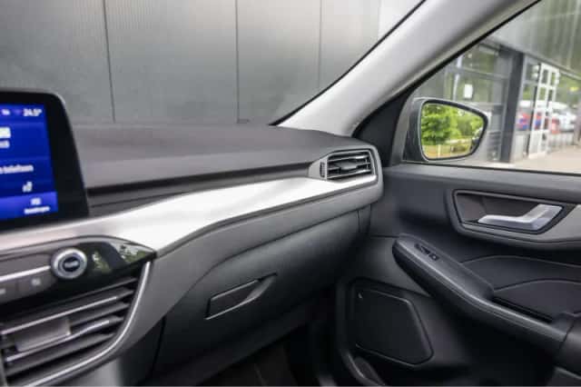 Ford Kuga (2023) thumbnail 42