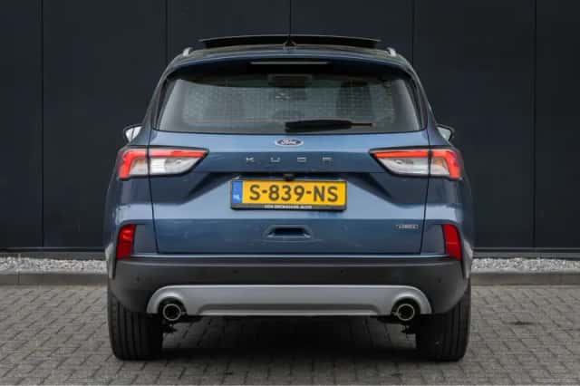 Ford Kuga (2023) thumbnail 7
