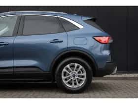 Ford Kuga (2023) thumbnail 45