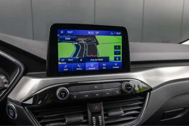 Ford Kuga (2020) thumbnail 17