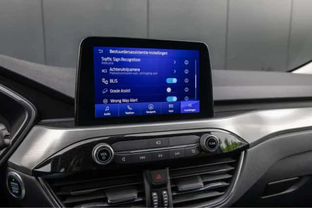 Ford Kuga (2020) thumbnail 23