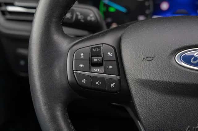 Ford Kuga (2020) thumbnail 25