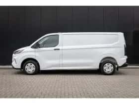 Ford Transit Custom (2024) thumbnail 3