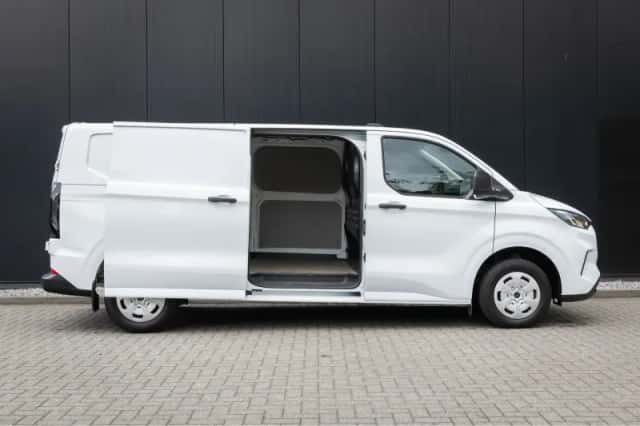 Ford Transit Custom (2024) thumbnail 4