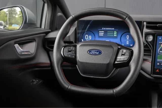 Ford Puma (2025) thumbnail 32
