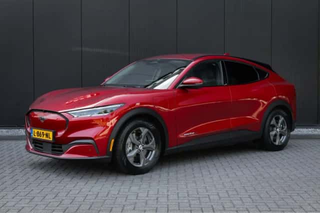 Ford Mustang Mach-E (2021) thumbnail 1
