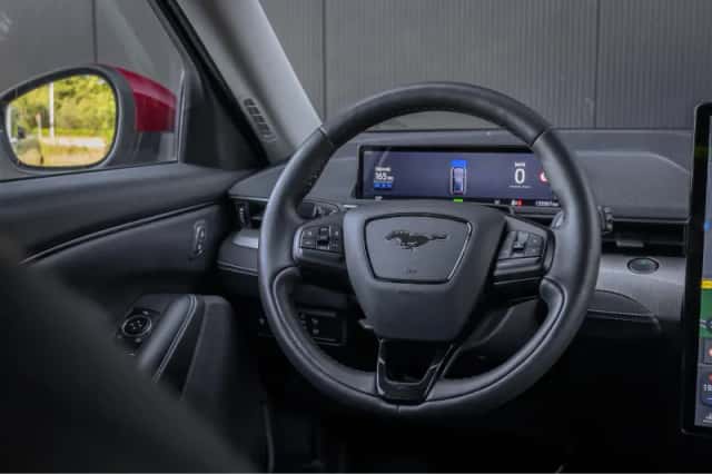Ford Mustang Mach-E (2021) thumbnail 11