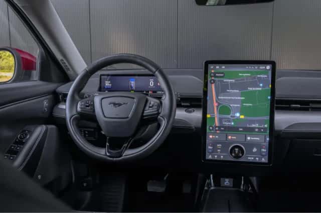 Ford Mustang Mach-E (2021) thumbnail 3