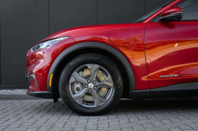 Ford Mustang Mach-E (2021) thumbnail 35