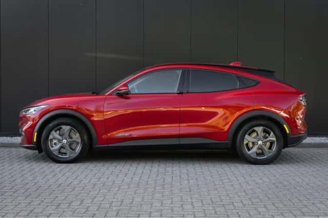 Ford Mustang Mach-E (2021) thumbnail 8