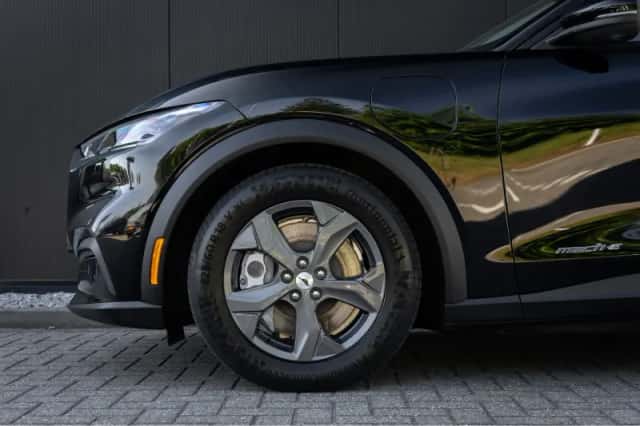 Ford Mustang Mach-E (2021) thumbnail 41