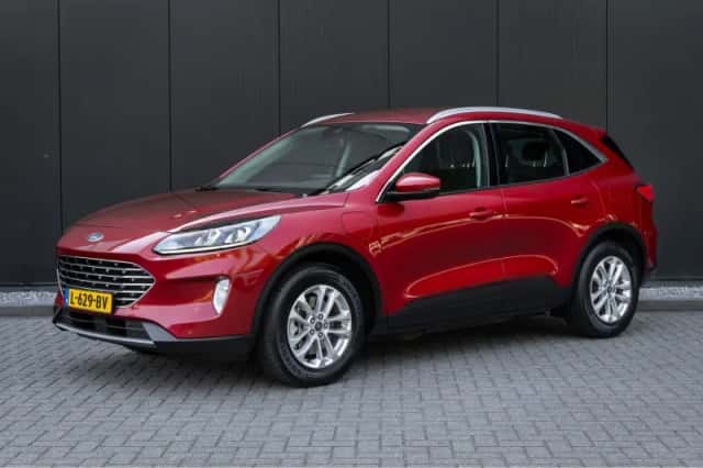 Ford Kuga (2021) thumbnail 1